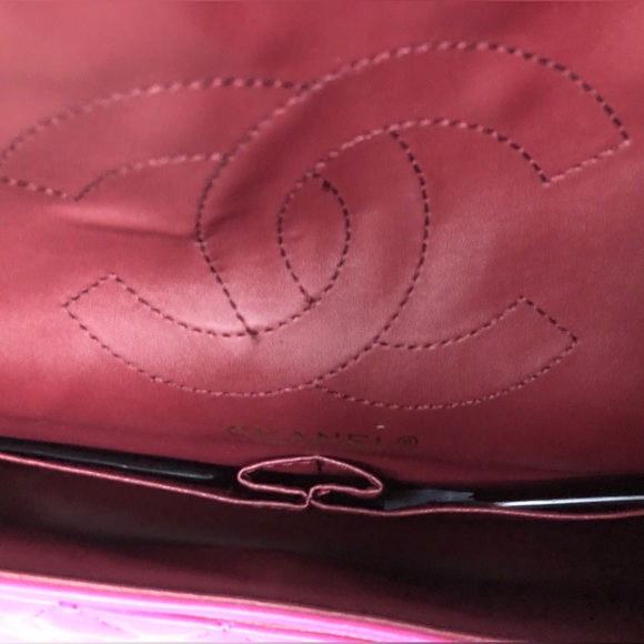 Quilted Classic Double flap Bag Medium Hot Pink gold brass chain logo hardware - Picture 8 of 14
